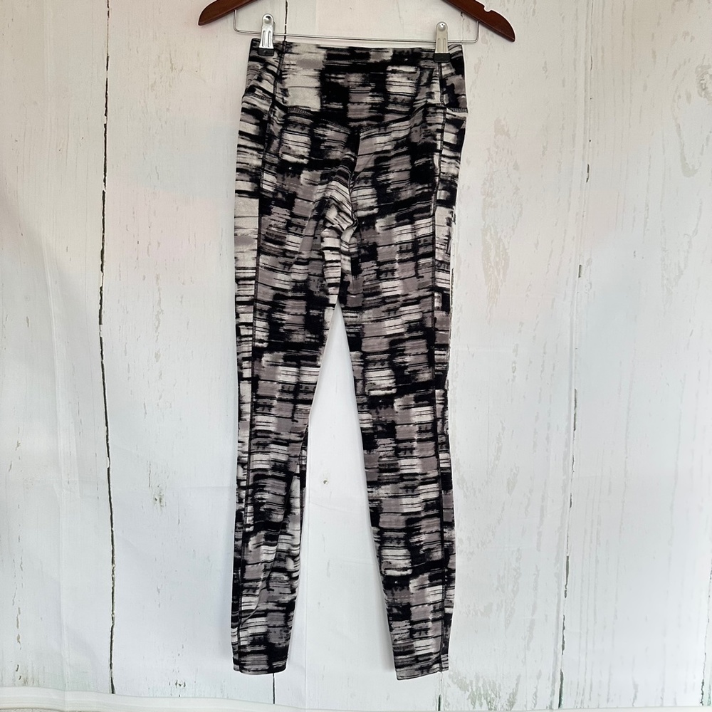 NIKE Dri-Fit Mid Rise Black White Printed Leggings XS - Picture 2 of 8